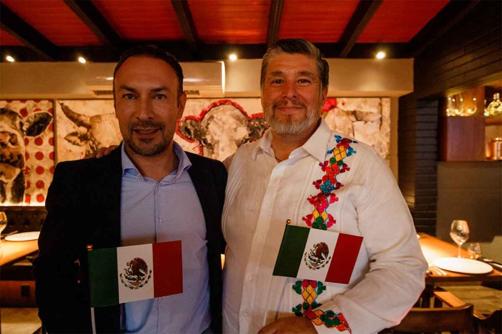 Carlos Peñafiel Soto es despedido por funcionarios y empresarios de Querétaro