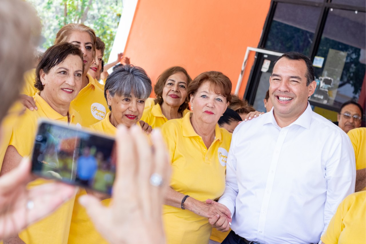 Presume municipio de San Juan del Río trabajo por adultos mayores