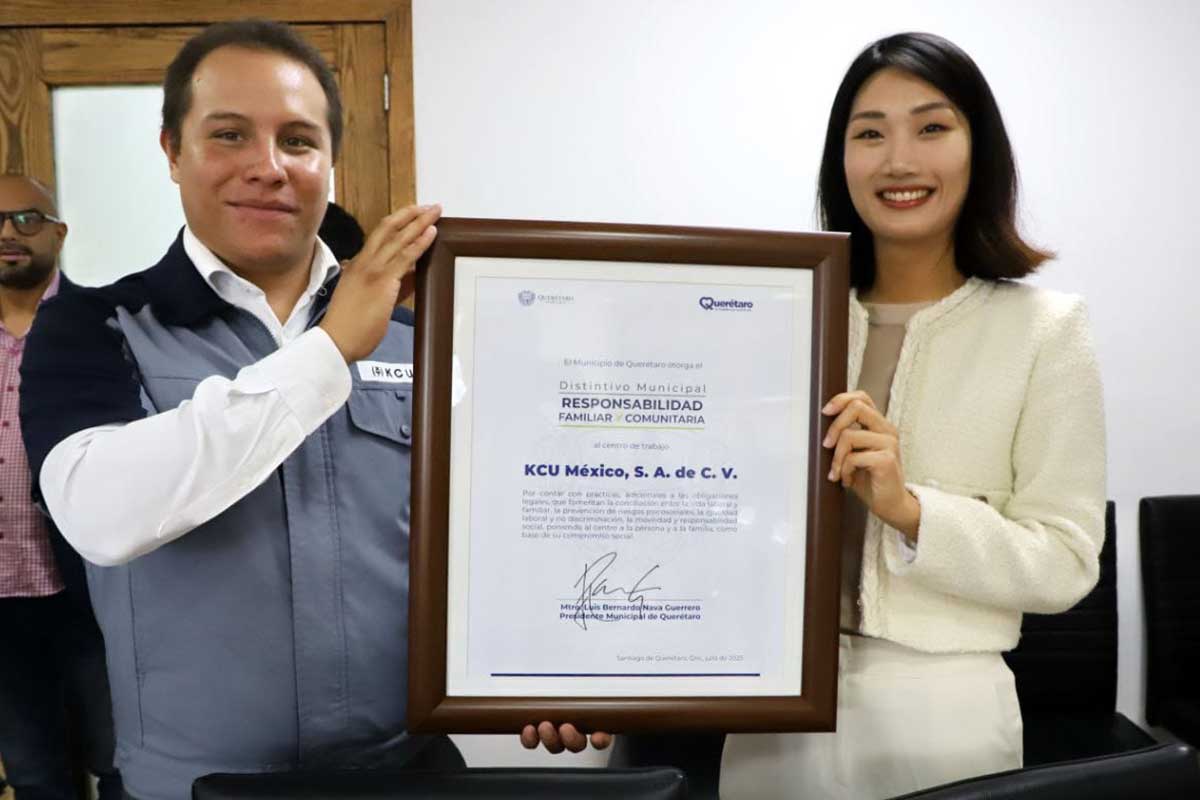 Entrega Querétaro distintivos de Responsabilidad Social y Comunitaria