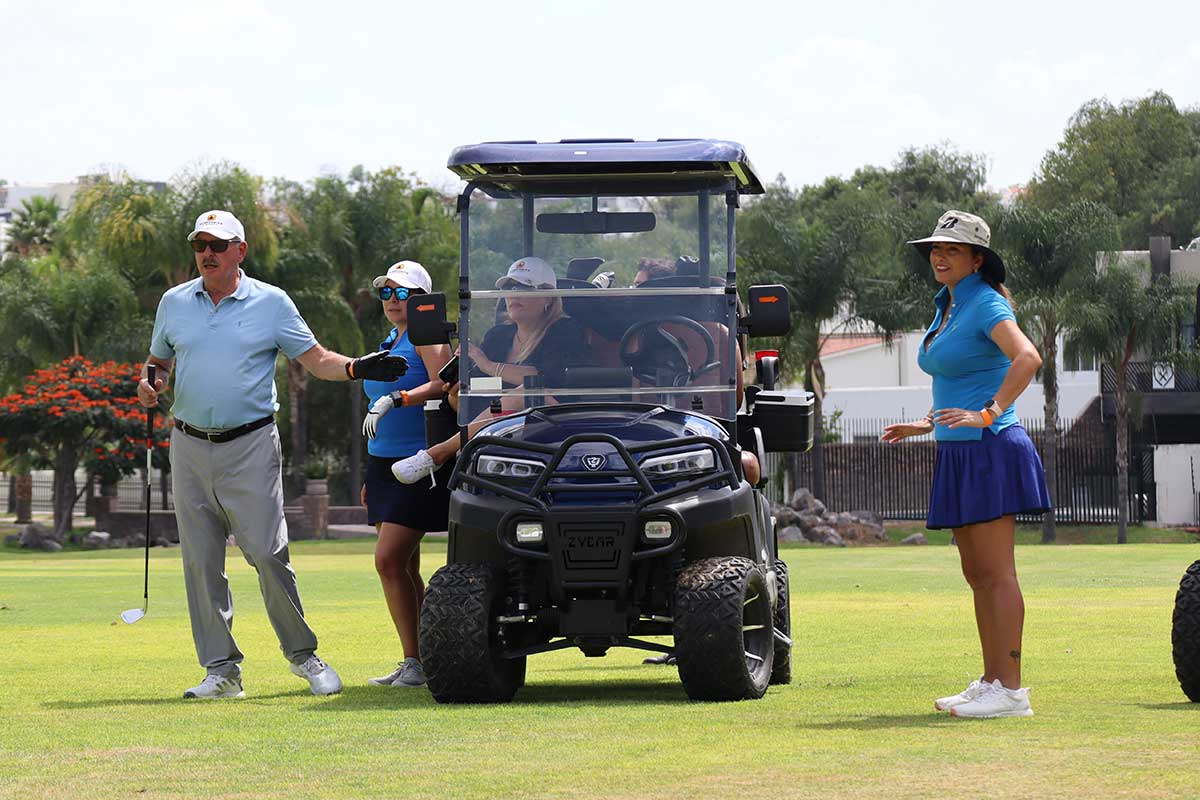 12 Torneo de golf por la industria de la construcción. 148 jugadores ligados a la industria de la construcción se reunieron en el Club de Golf de Juriquilla.