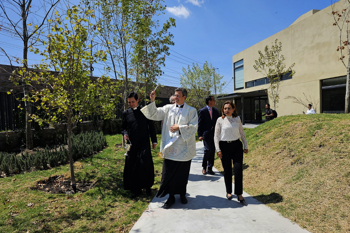 3 Así fue la bendición del Colegio Fontanar Campanario. Se realizó la bendición de las recientes instalaciones del colegio especializado en mujeres