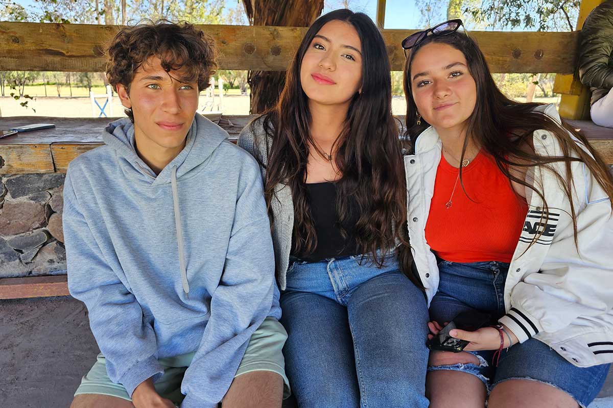 5 El último salto ecuestre del año. Francisco Pérez Campos, María José Enríquez y Sofía Martínez