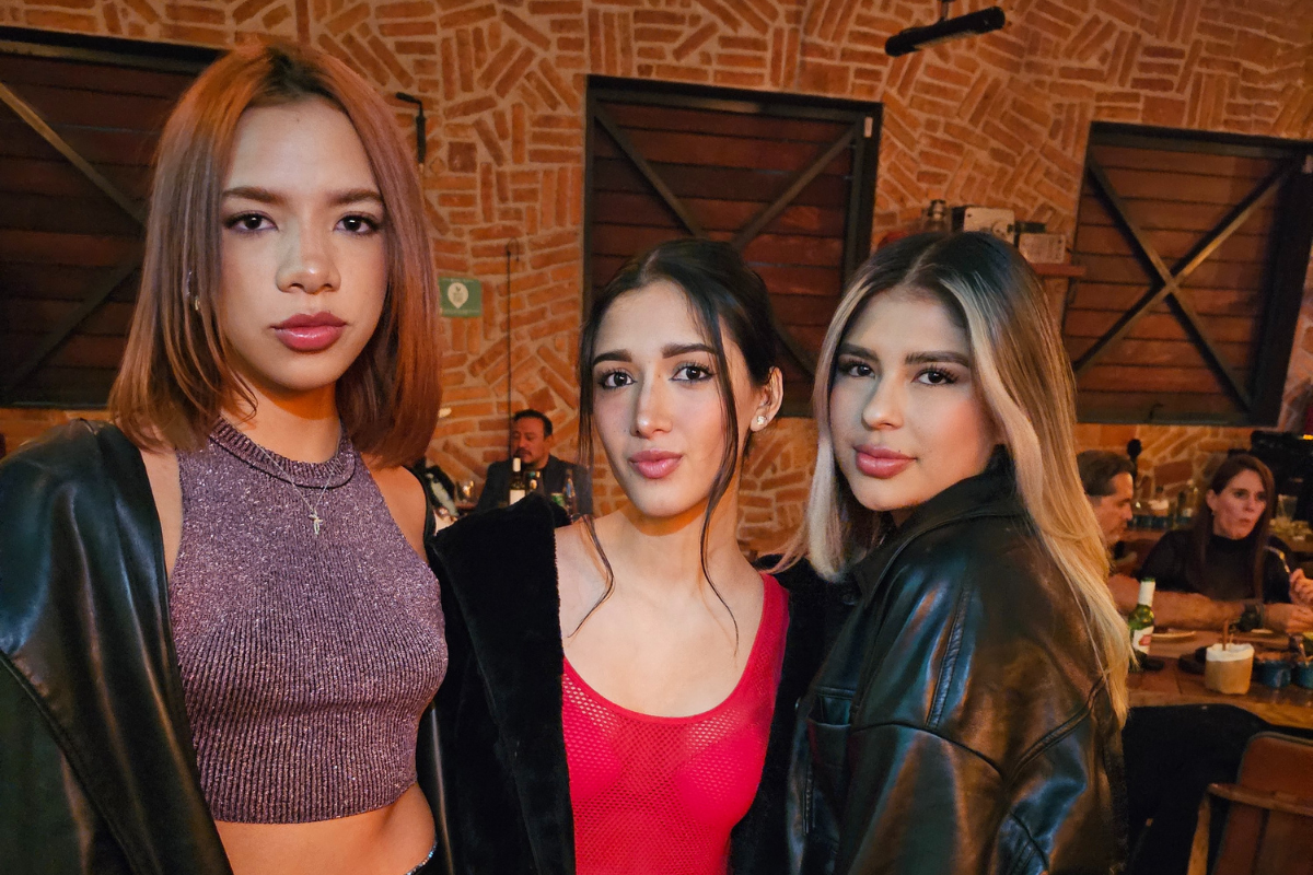 17 La cita perfecta en San Valentín. Melissa Cox, Andrea Reyes y Sofía Cosío