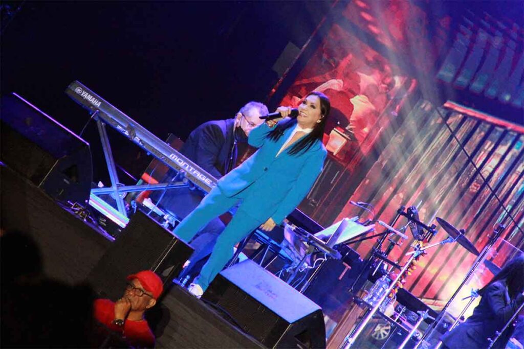 Ana Gabriel festeja 50 años de carrera