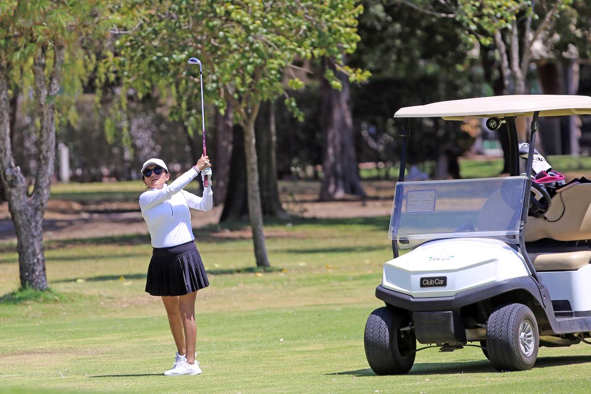 23 Golfistas compiten en el torneo de Semana Santa. Yuri Mora