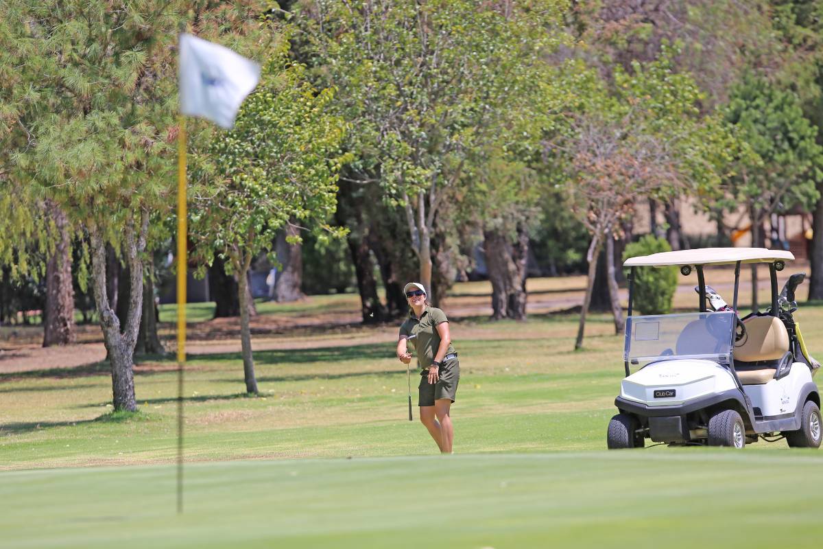 5 Golfistas compiten en el torneo de Semana Santa. Deborah Llamas