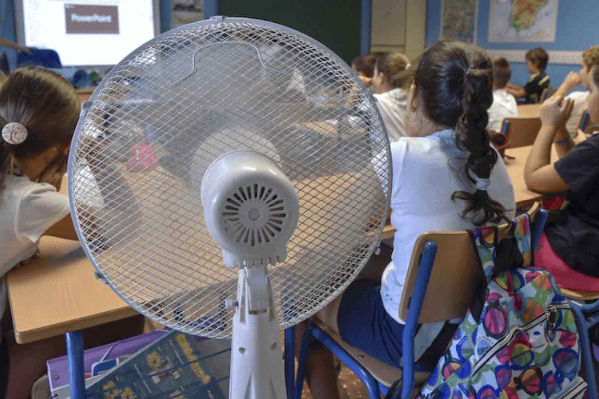 SEP analiza adelantar periodo vacacional por ola de calor