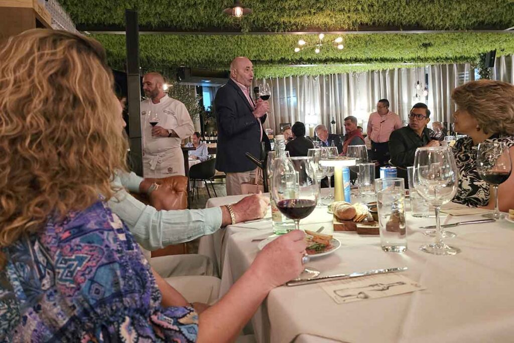 Taberna el Quillo realizó una cena maridaje en honor a Carmelo Rodero quien presentó sus vinos de la prestigiosa Bodegas Rodero