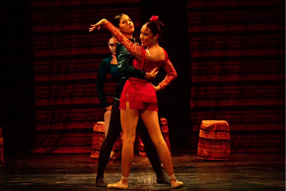 Compañía Ballet Alternativo de Arte UAQ deleita al público con 'Carmen Suite'