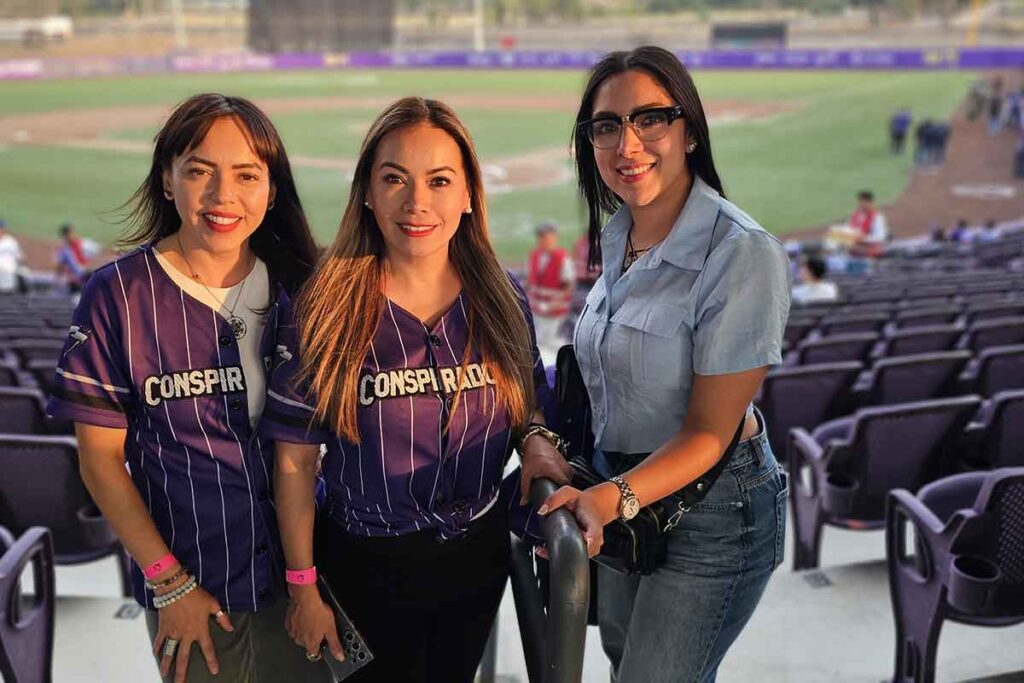 El equipo de beisbol Los Conspiradores de Querétaro debutan en la temporada 2025 y el público acude al llamado para apoyarlos