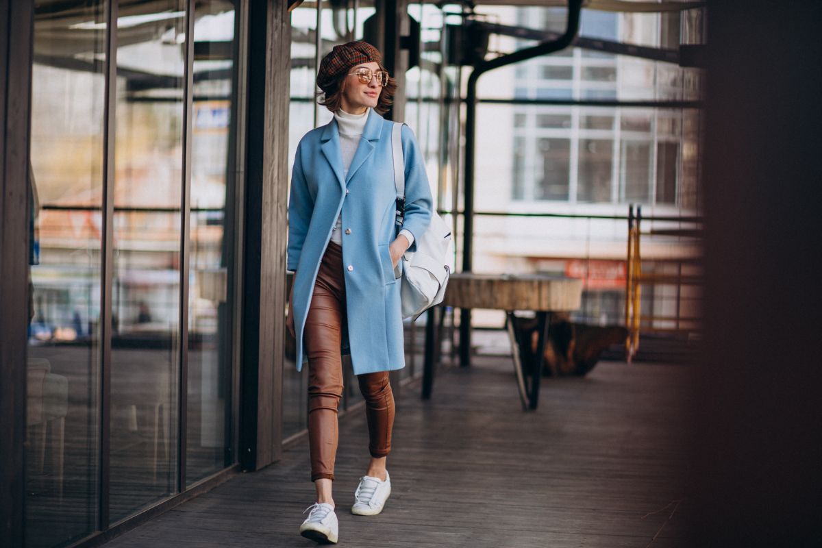 Los tenis dan un toque chic sin sacrificar confort. Foto: Especial
