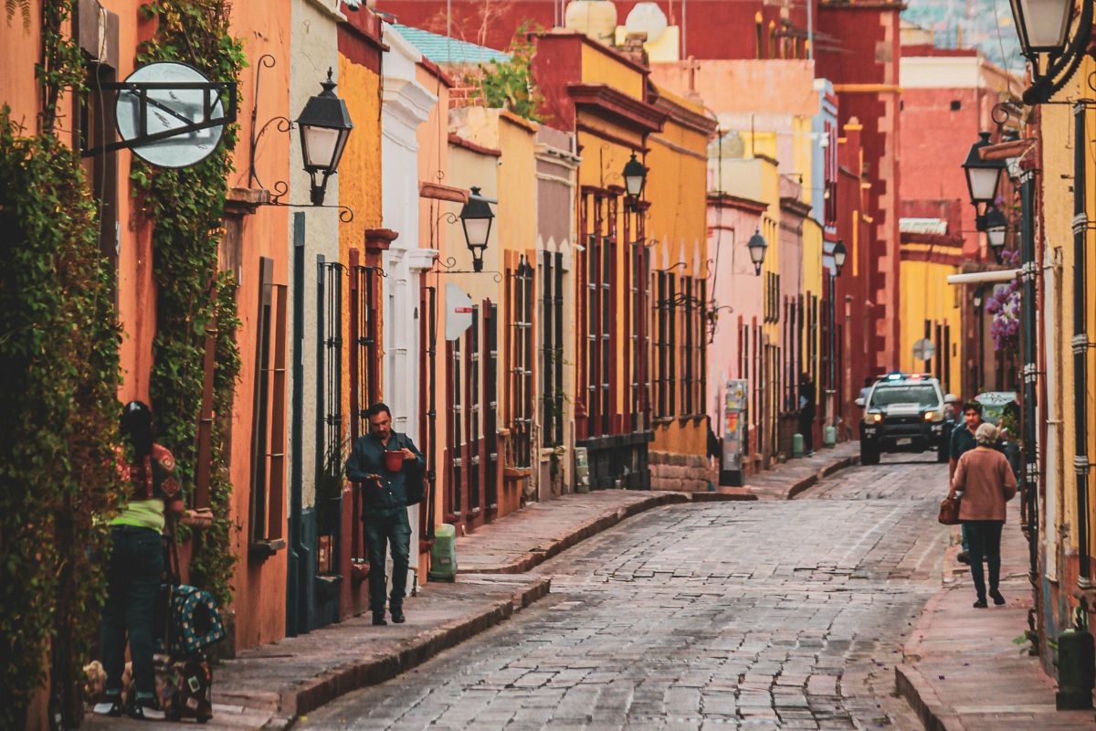Top 5 colonias para vivir en Querétaro si tienes menos de 30, según la inteligencia artificial