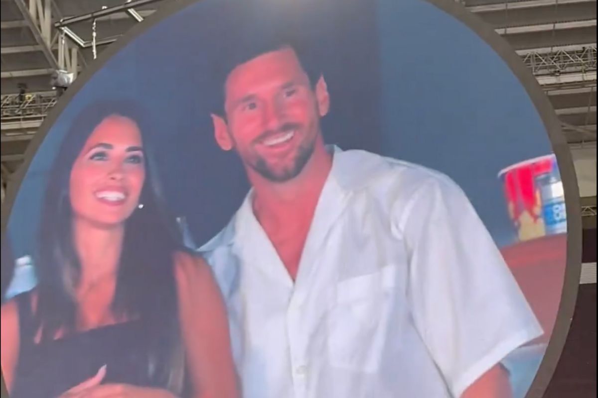 ¡Messi y Antonela se roban la noche en concierto de Coldplay! (Video)