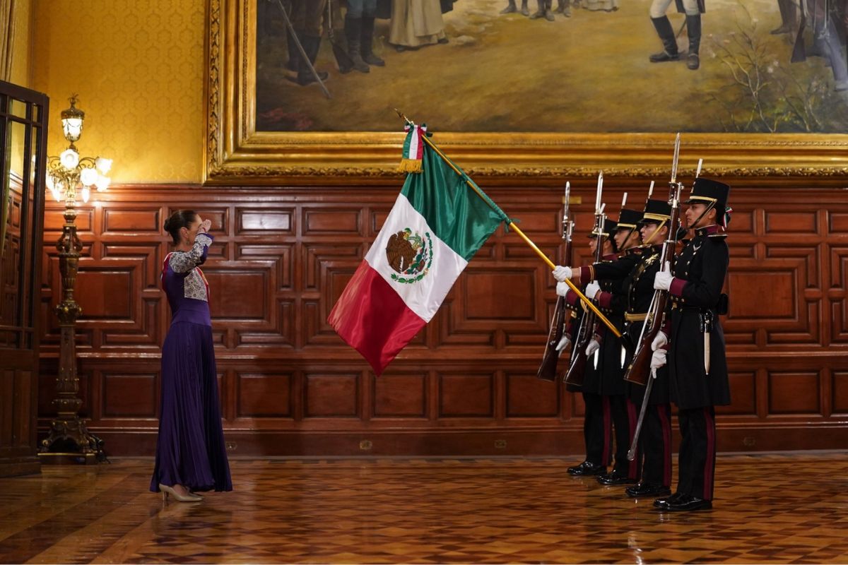 Así lució la primera mujer presidenta de México durante su primer Grito de Independencia2