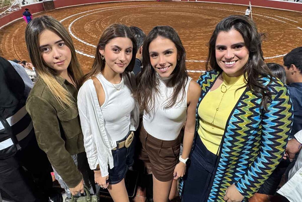 Provincia Juriquilla festejo el grito de Independencia con una gran corrida de toros