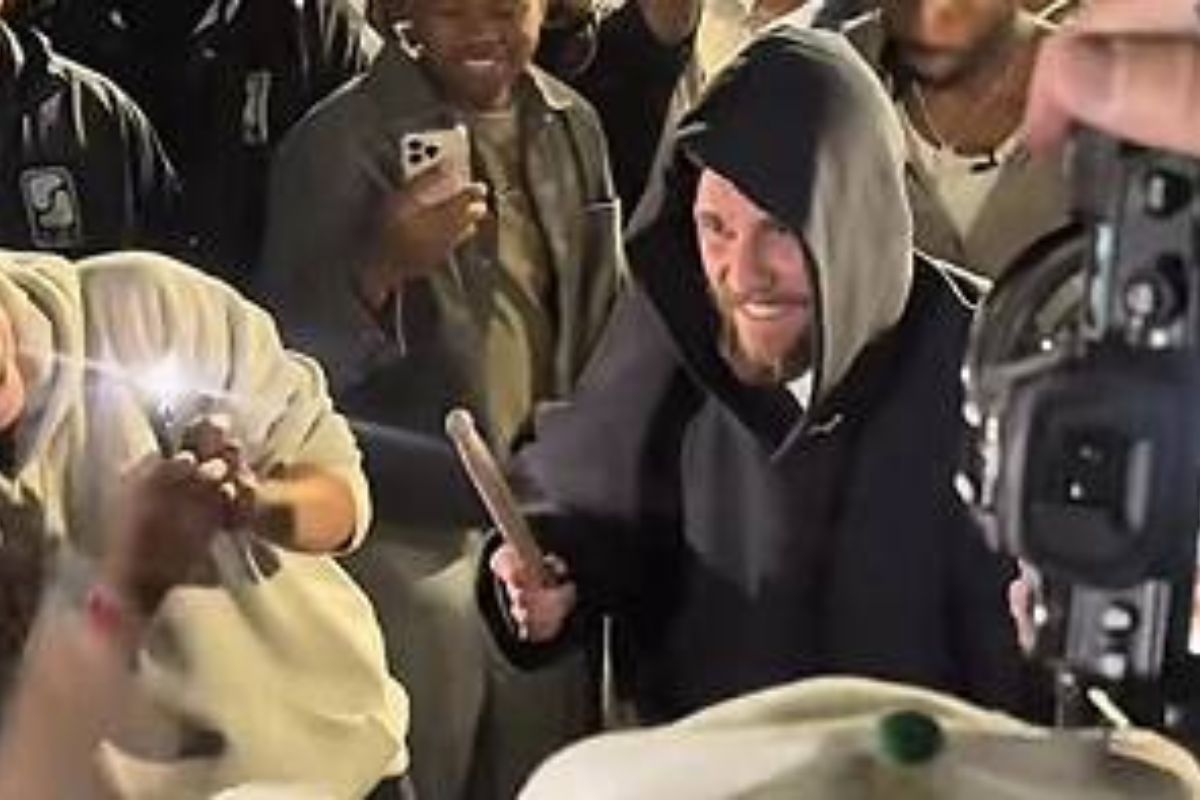 Justin Bieber sorprende tocando tambora con banda sinaloense