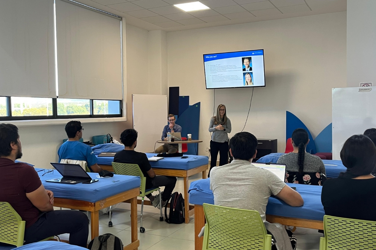 Estudiantes de la Politécnica de Santa Rosa culminan diplomado de Johns Hopkins