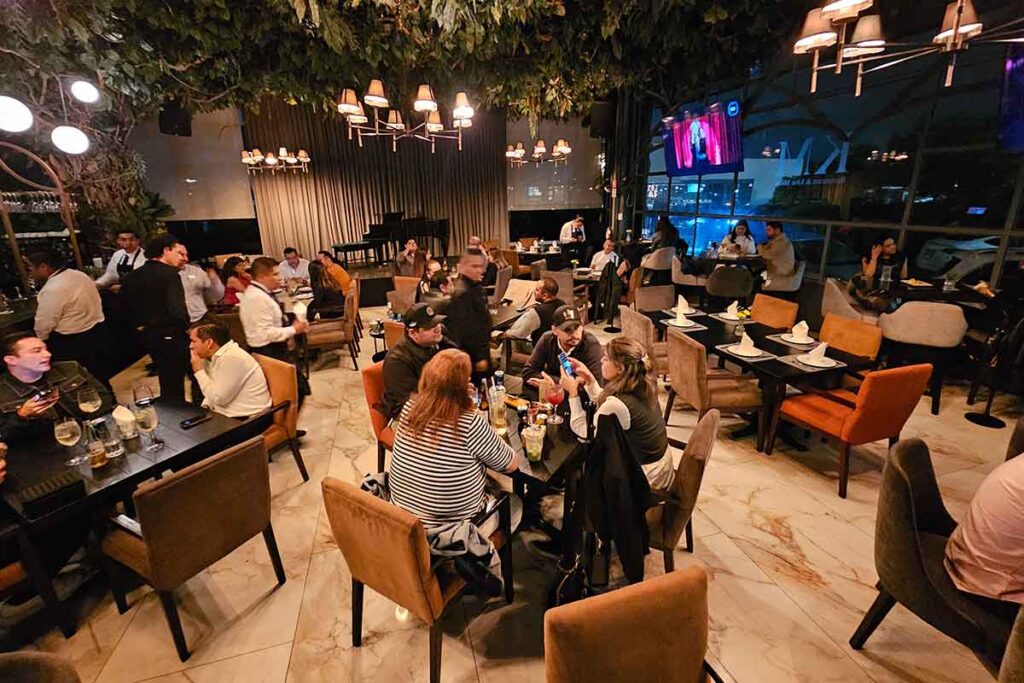 El restaurante queretano K’mila festejó su reinauguración en el centro comercial Antea ante sus mas fieles seguidores