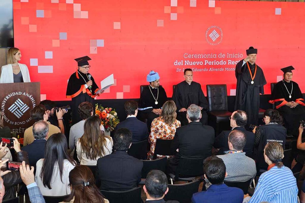 El maestro Luis Eduardo Alverde rinde protesta como rector de la Universidad Anáhuac Querétaro, para un periodo hasta el 2028