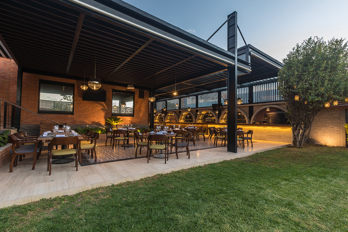 ¿Playoffs de la NFL en Querétaro? Descubre los restaurantes top con pantallas gigantes, ambiente deportivo y la mejor comida. Tu guía definitiva para vivir cada partido.